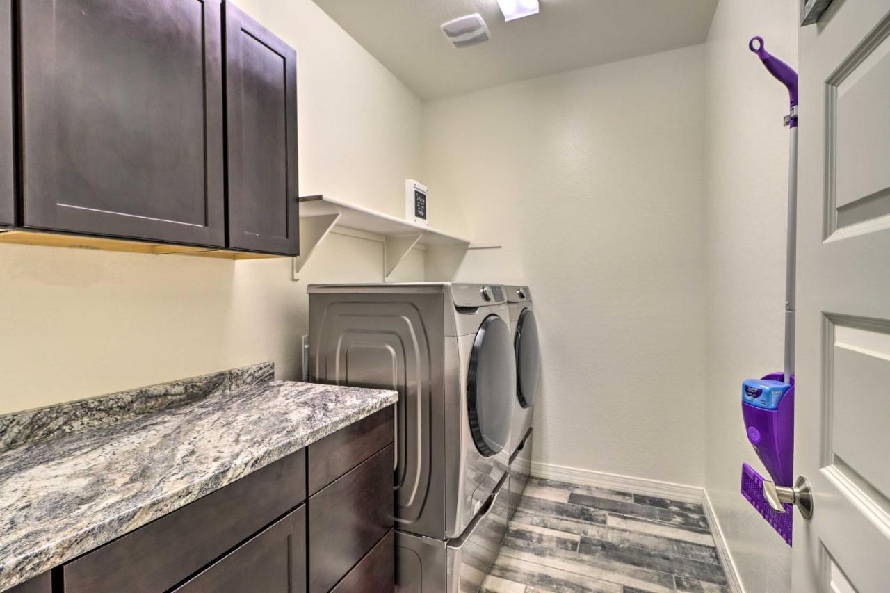 Stunning Goodyear Vacation Rental With Private Pool! エクステリア 写真